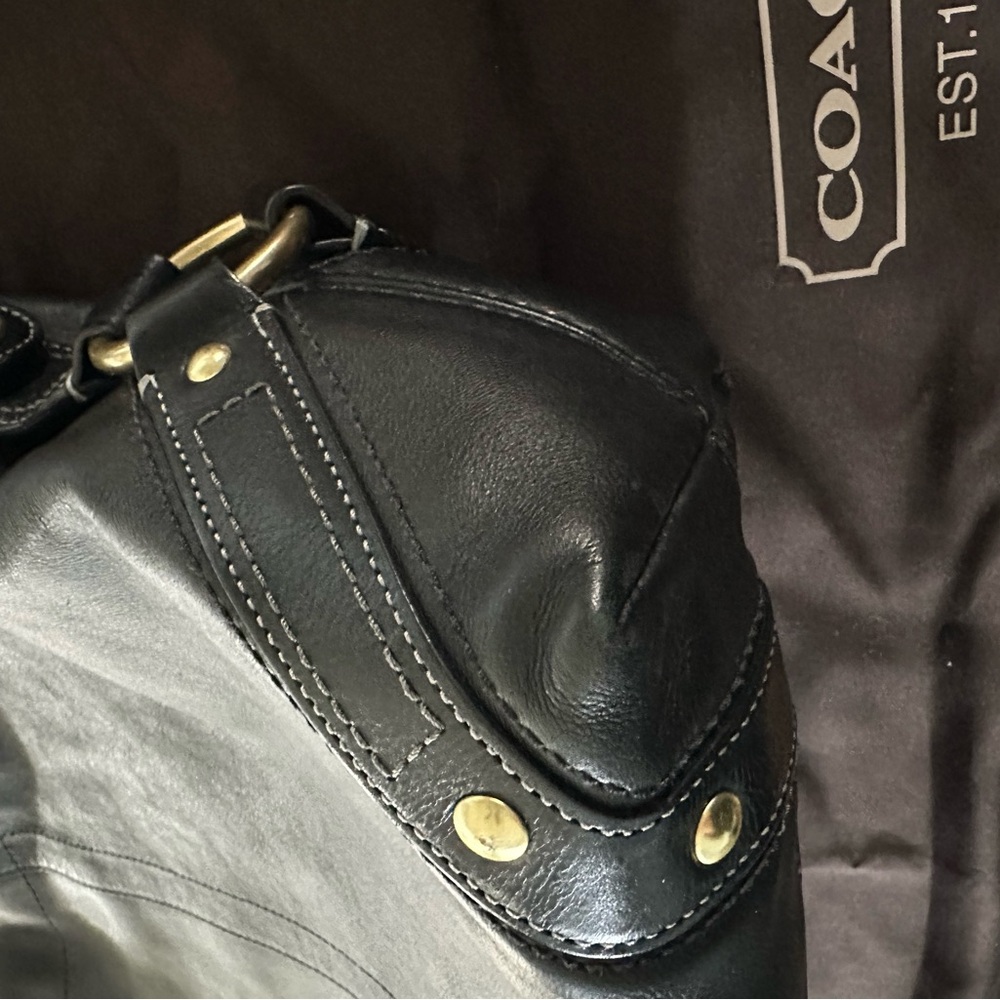 Coach Black Leather Shoulder Bag with Brass Hardware - Picture 4 of 10